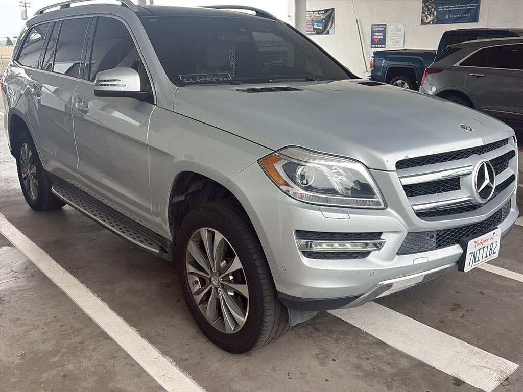 2016 Mercedes-Benz GL 450 4MATIC in Silver — front three-quarter view